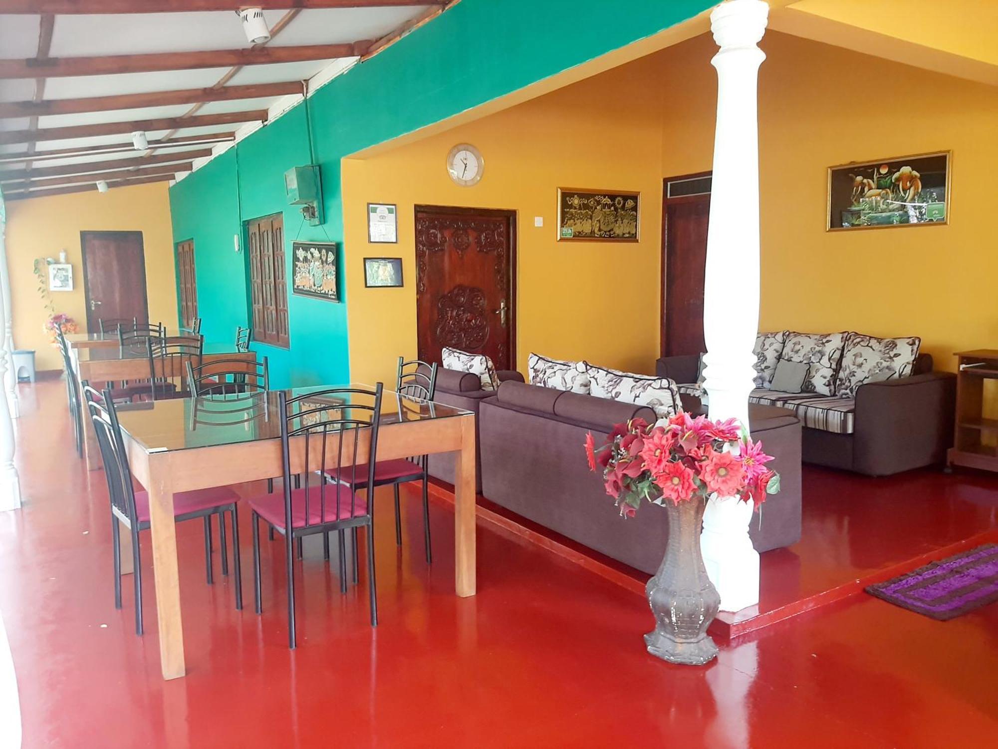 Palitha Homestay Сигирия Экстерьер фото